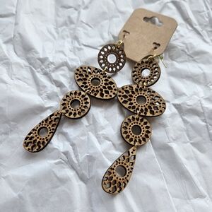 Cecelia Designs Fleetwoid Chandelier Earrings In Mandala